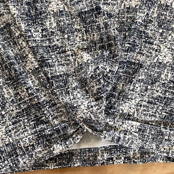 Buffbunny Long-Sleeve Crop Top - Picture 3 of 4